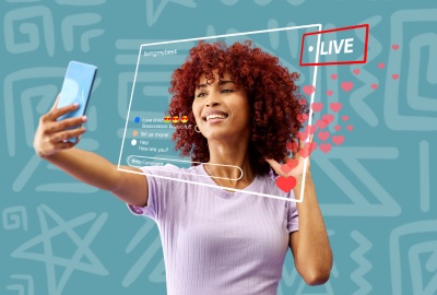 Une créatrice présentant du contenu à son audience